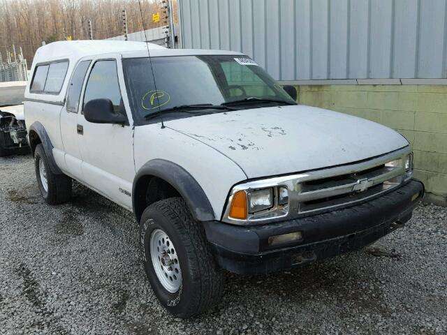 1GCCT19W3V8159606 - 1997 CHEVROLET S TRUCK S1 WHITE photo 1