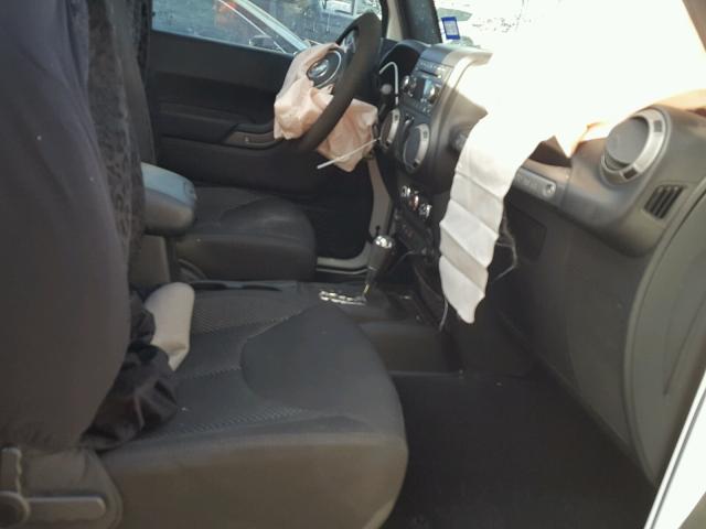 1C4AJWAG3GL164822 - 2016 JEEP WRANGLER S WHITE photo 5