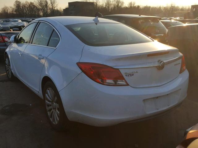 2G4GR5EK2C9111408 - 2012 BUICK REGAL WHITE photo 3