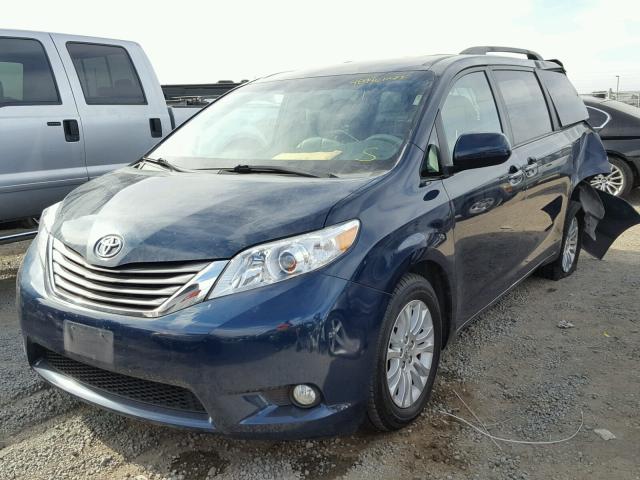 5TDYK3DC4CS221315 - 2012 TOYOTA SIENNA XLE BLUE photo 2