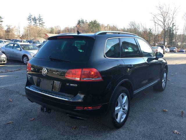 WVGFG9BP7BD002842 - 2011 VOLKSWAGEN TOUAREG HY BLACK photo 3