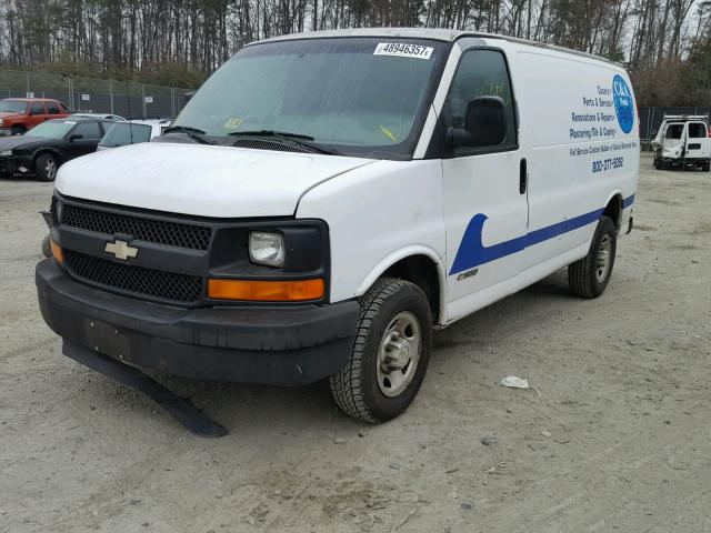 1GCGG25V731171448 - 2003 CHEVROLET EXPRESS G2 WHITE photo 2