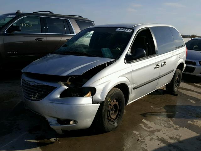 1C4GJ45362B606514 - 2002 CHRYSLER VOYAGER LX SILVER photo 2