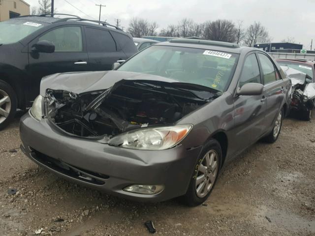 4T1BE32K53U687916 - 2003 TOYOTA CAMRY LE ნაცრისფერი ფოტო 2