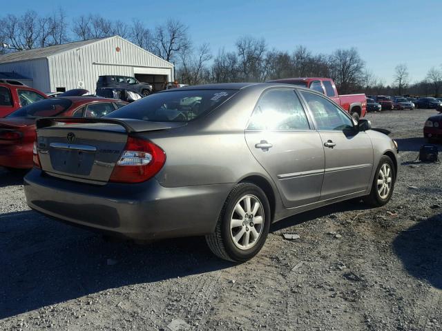 4T1BE32K53U687916 - 2003 TOYOTA CAMRY LE ნაცრისფერი ფოტო 4