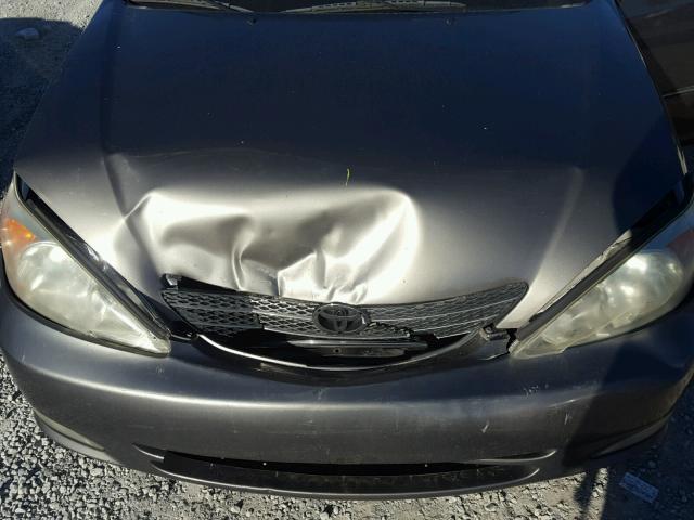 4T1BE32K53U687916 - 2003 TOYOTA CAMRY LE ნაცრისფერი ფოტო 7
