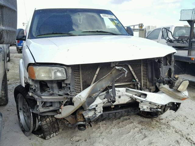 1GTHC23D47F163584 - 2007 GMC SIERRA C25 WHITE photo 1