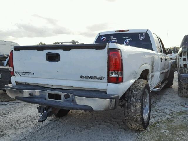 1GTHC23D47F163584 - 2007 GMC SIERRA C25 WHITE photo 4