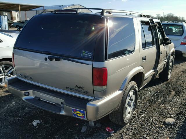 1GNDT13W42K220156 - 2002 CHEVROLET BLAZER BEIGE photo 4