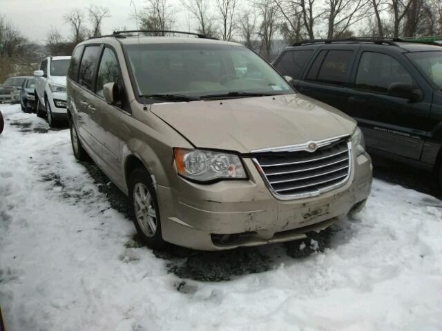 2A8HR54P98R148283 - 2008 CHRYSLER TOWN & COU GOLD photo 1
