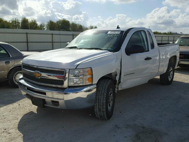 1GCRKSE75DZ208945 - 2013 CHEVROLET SILVERADO WHITE photo 2