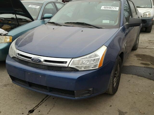 1FAHP35N68W245050 - 2008 FORD FOCUS SE BLUE photo 2