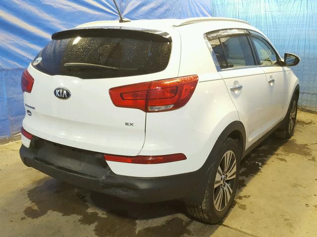 KNDPCCAC4G7818008 - 2016 KIA SPORTAGE E WHITE photo 4