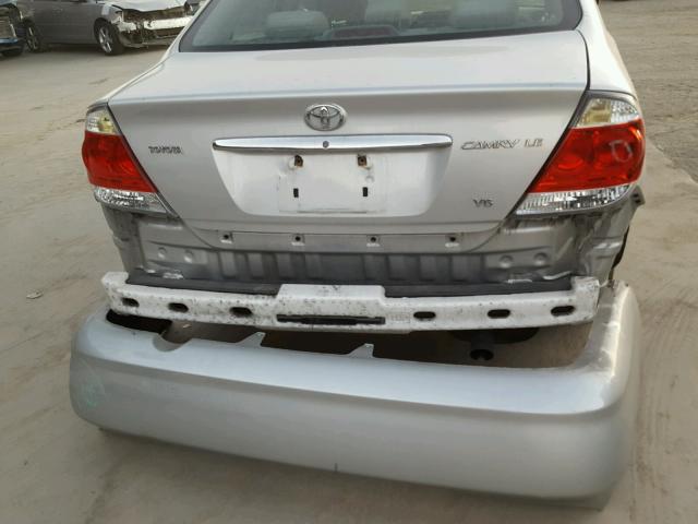 4T1BF30K75U590316 - 2005 TOYOTA CAMRY LE GRAY photo 9