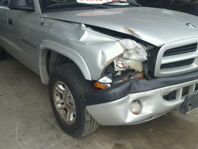 1B7HL38N82S523172 - 2002 DODGE DAKOTA QUA SILVER photo 9