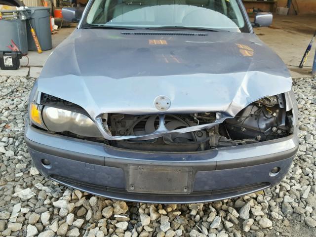 WBAET37442NG76691 - 2002 BMW 325 I BLUE photo 9