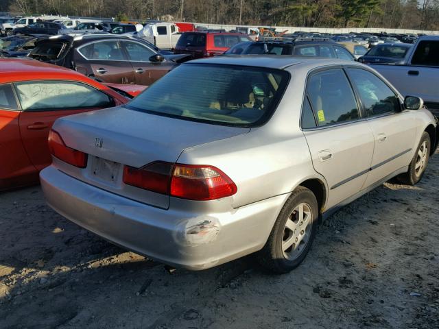 1HGCG665XXA137967 - 1999 HONDA ACCORD LX SILVER photo 4