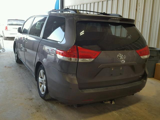 5TDKK3DC5CS270500 - 2012 TOYOTA SIENNA LE GRAY photo 3