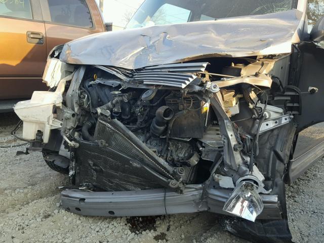 JTLKT324150211379 - 2005 TOYOTA SCION XB SILVER photo 9