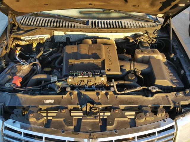 5LMJJ3J53BEJ02212 - 2011 LINCOLN NAVIGATOR Czarny zdjęcie 7