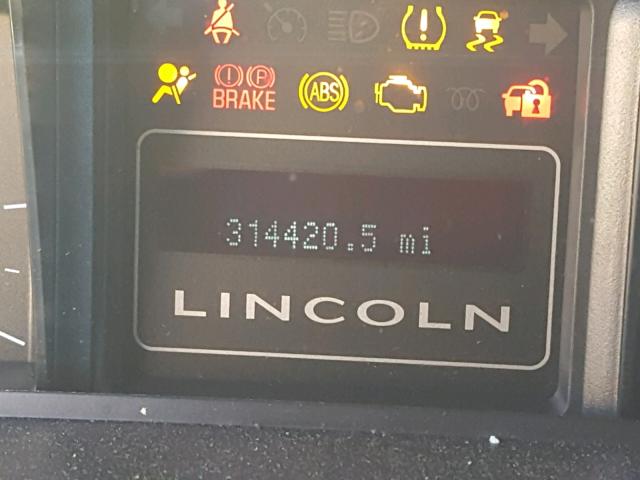 5LMJJ3J53BEJ02212 - 2011 LINCOLN NAVIGATOR Czarny zdjęcie 8