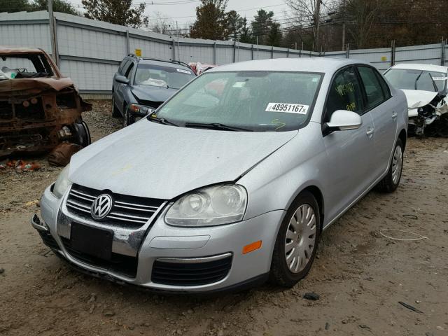 3VWJZ71K98M137771 - 2008 VOLKSWAGEN JETTA S SILVER photo 2