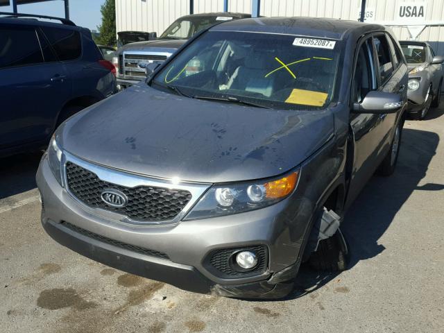 5XYKT3A11DG408905 - 2013 KIA SORENTO LX GRAY photo 2