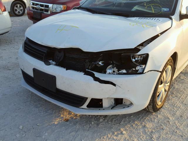 3VWD17AJXEM265640 - 2014 VOLKSWAGEN JETTA SE WHITE photo 9