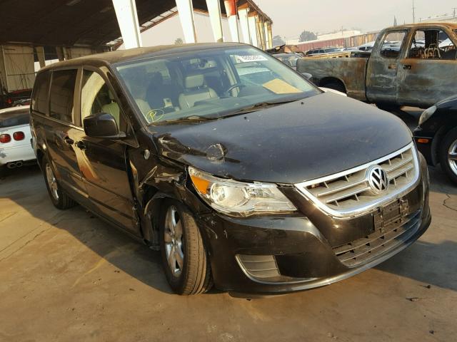 2V4RW3D10AR262849 - 2010 VOLKSWAGEN ROUTAN SE BLACK photo 1