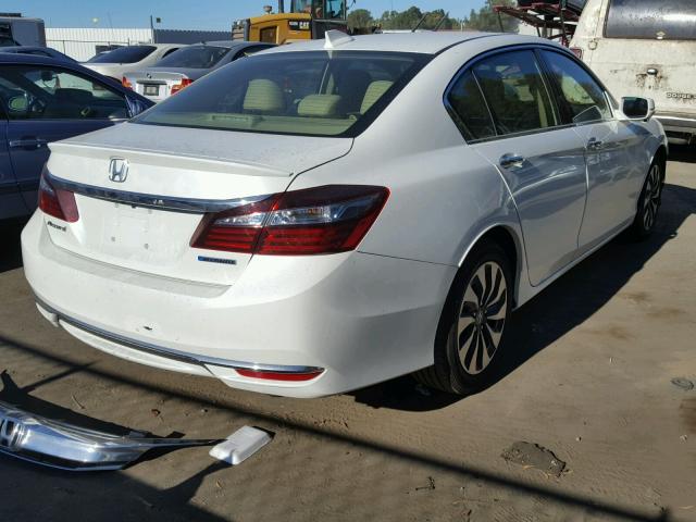 JHMCR6F36HC028160 - 2017 HONDA ACCORD HYB WHITE photo 4