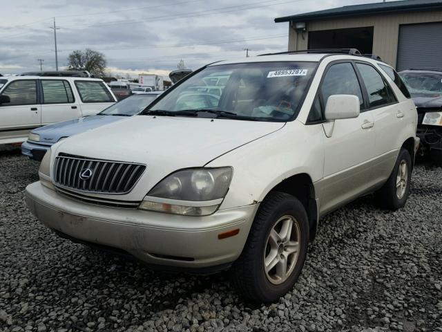 JT6HF10U7Y0152368 - 2000 LEXUS RX 300 WHITE photo 2