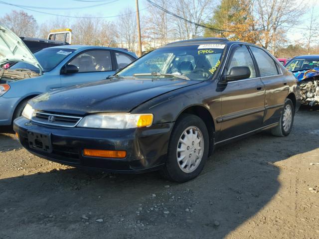 1HGCD565XTA131292 - 1996 HONDA ACCORD EX BLACK photo 2