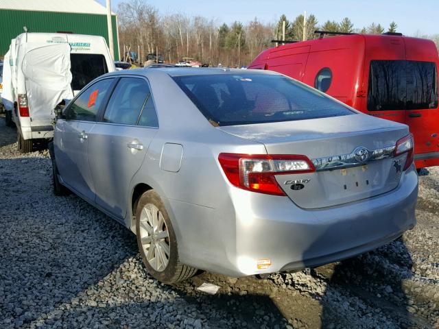 4T4BF1FKXCR181810 - 2012 TOYOTA CAMRY BASE SILVER photo 3