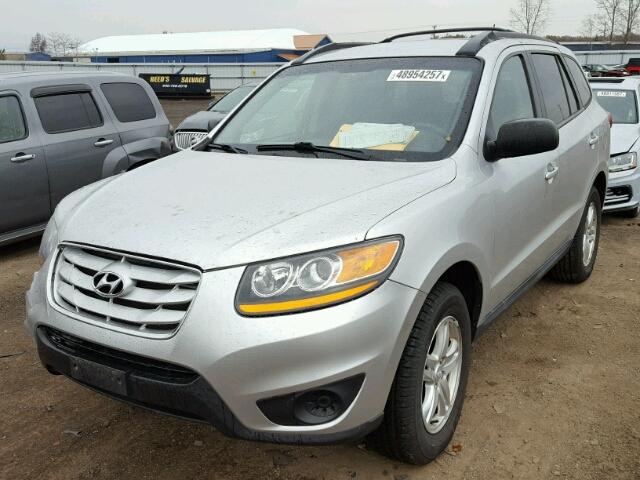 5XYZG4AG2BG056637 - 2011 HYUNDAI SANTA FE G SILVER photo 2