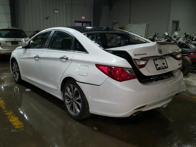 5NPEC4AB8DH713130 - 2013 HYUNDAI SONATA SE WHITE photo 3