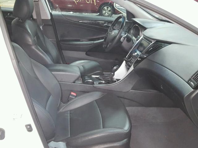 5NPEC4AB8DH713130 - 2013 HYUNDAI SONATA SE 白色 照片 5
