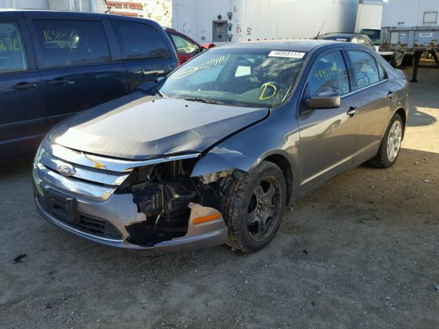 3FAHP0HG8AR400816 - 2010 FORD FUSION SE GRAY photo 2