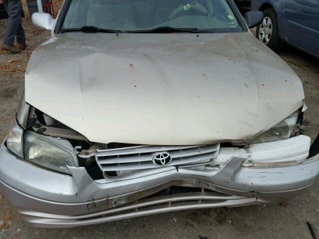 JT2BG22K1X0298169 - 1999 TOYOTA CAMRY LE თაფლისფერი ფოტო 9