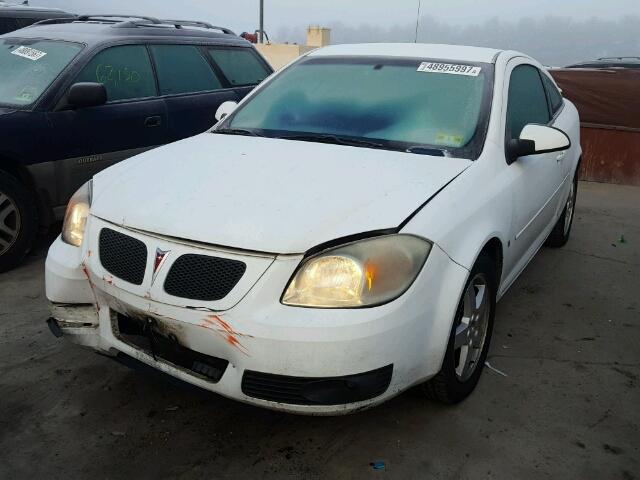 1G2AL18FX87300548 - 2008 PONTIAC G5 WHITE photo 2