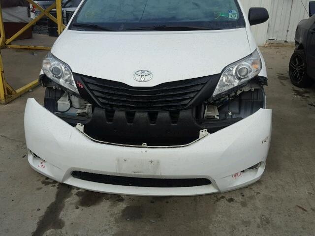 5TDZK3DC6DS363042 - 2013 TOYOTA SIENNA BAS WHITE photo 9