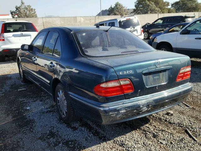 WDBJF65J61B307247 - 2001 MERCEDES-BENZ E 320 GREEN photo 3