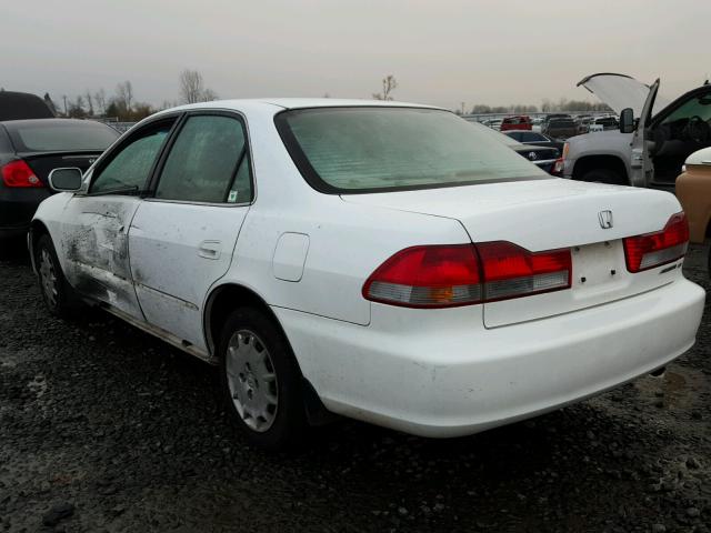 1HGCG56452A150975 - 2002 HONDA ACCORD LX WHITE photo 3