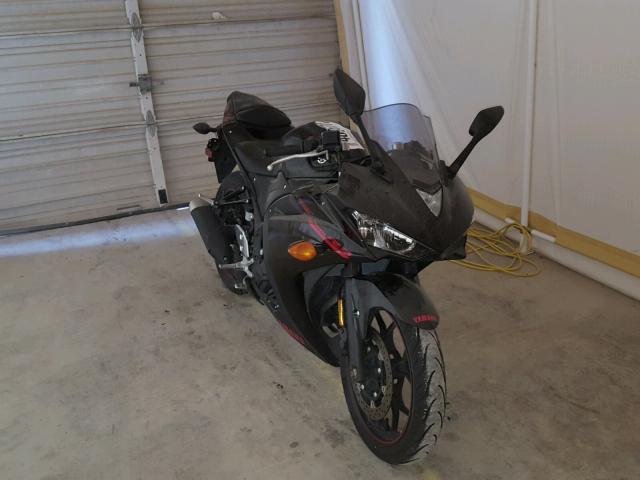 MH3RH06YXFK006562 - 2015 YAMAHA YZFR3 BLACK photo 1