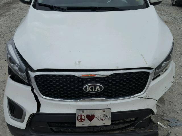 5XYPG4A59GG107452 - 2016 KIA SORENTO LX WHITE photo 7