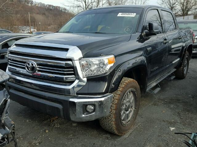 5TFDW5F1XHX607605 - 2017 TOYOTA TUNDRA CRE BLACK photo 2