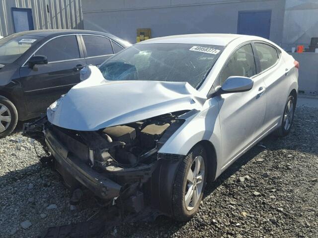 5NPDH4AE4CH072905 - 2012 HYUNDAI ELANTRA GL SILVER photo 2