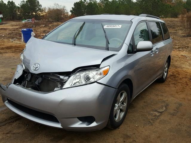 5TDKK3DC6ES494135 - 2014 TOYOTA SIENNA LE SILVER photo 2