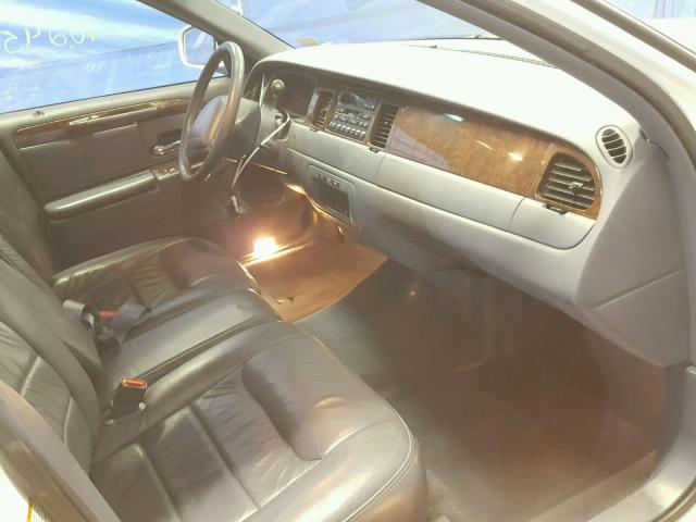 1LNHM81W9YY812673 - 2000 LINCOLN TOWN CAR E WHITE photo 5