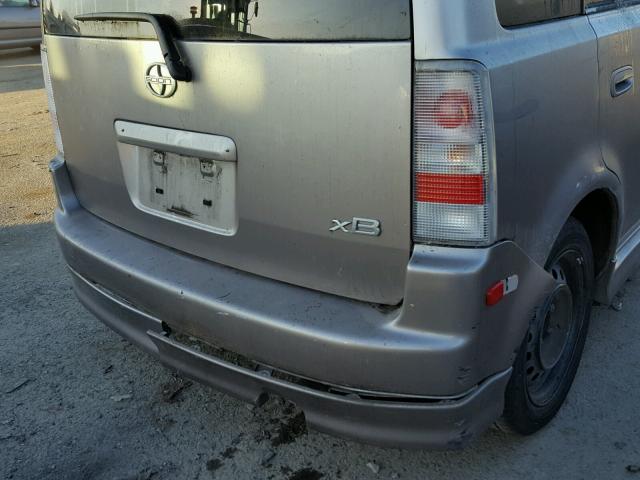 JTLKT334564079476 - 2006 TOYOTA SCION XB SILVER photo 9