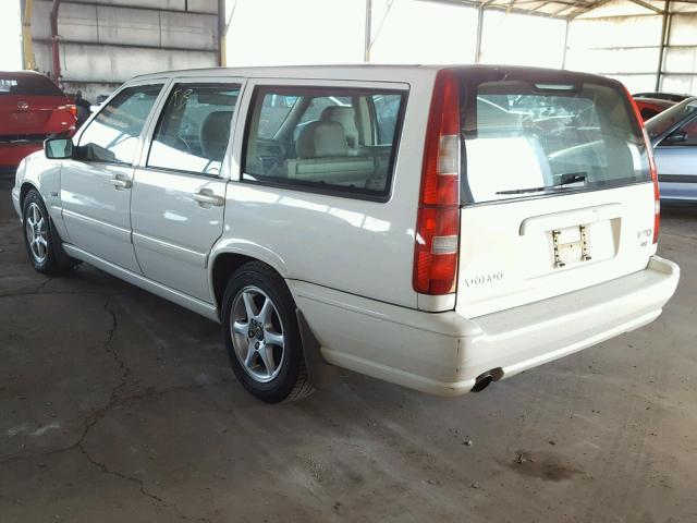 YV1LW5678W2445946 - 1998 VOLVO V70 GLT WHITE photo 3